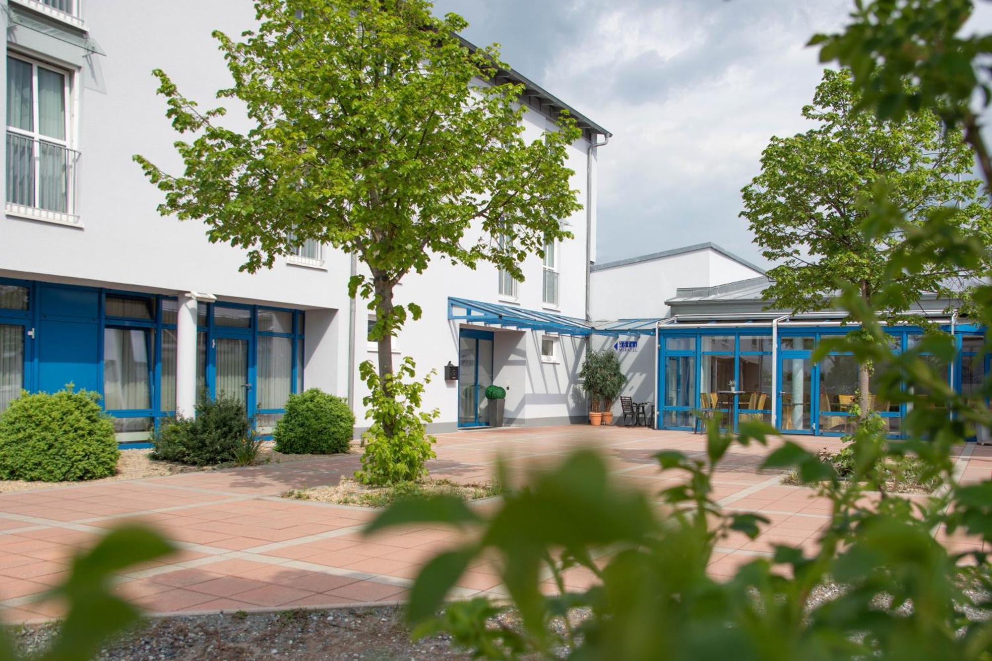 Miratel Hotel Mitterteich Buitenkant foto